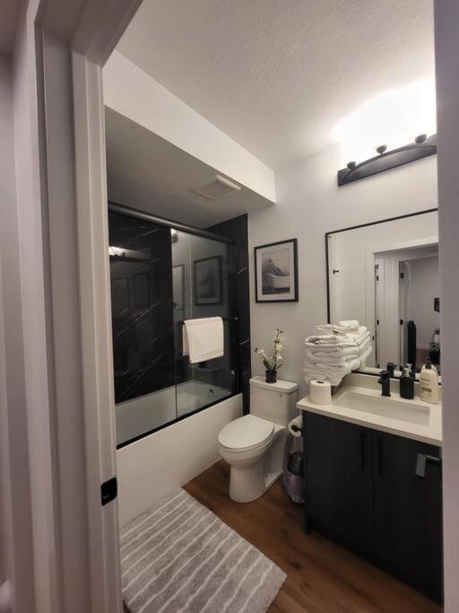 Pebbles' Cozy 2Bed Basement Suite - Near Downtown Edmonton Luaran gambar